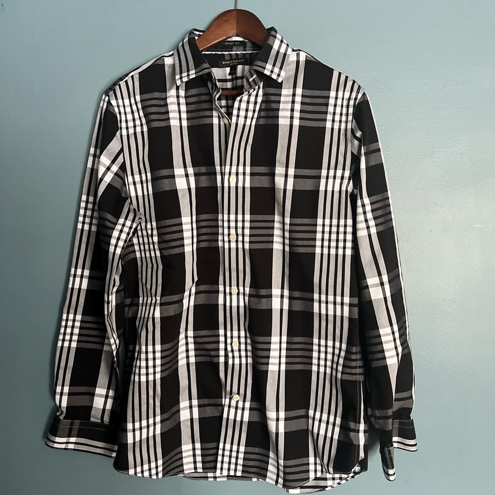 Banana Republic Non- Iron Men's Black and White Checkered Shirt